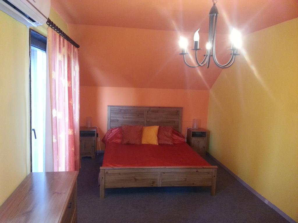 Nador Apartman Apartment Balatonlelle Bilik gambar